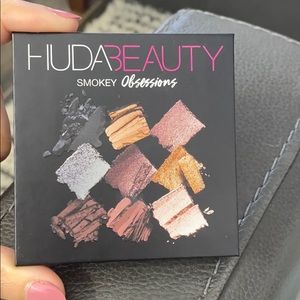 Huda Beauty Smokey Obsessions Eye Palette New!